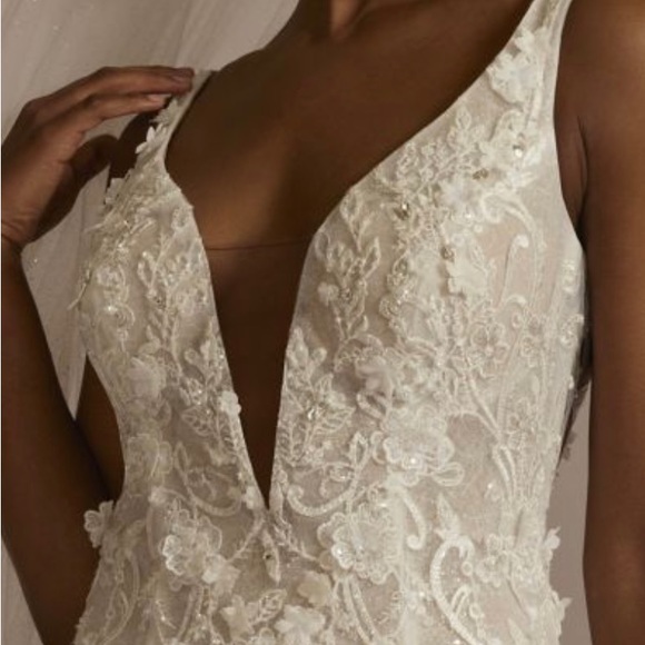 Mermaid wedding gown w/glitter fabric adorned w/hand-beaded sequins and crystals - Picture 4 of 8